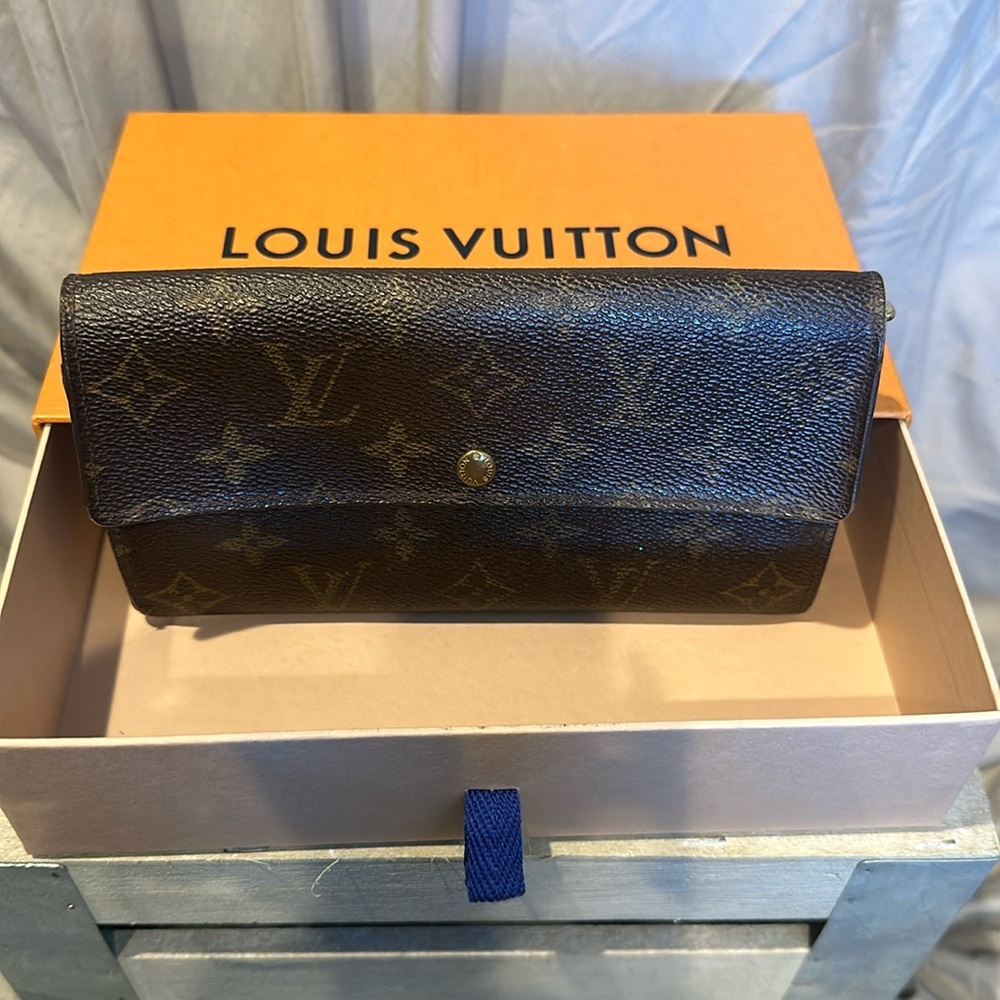 Louis Vuitton - Vintage Sarah Wallet & box